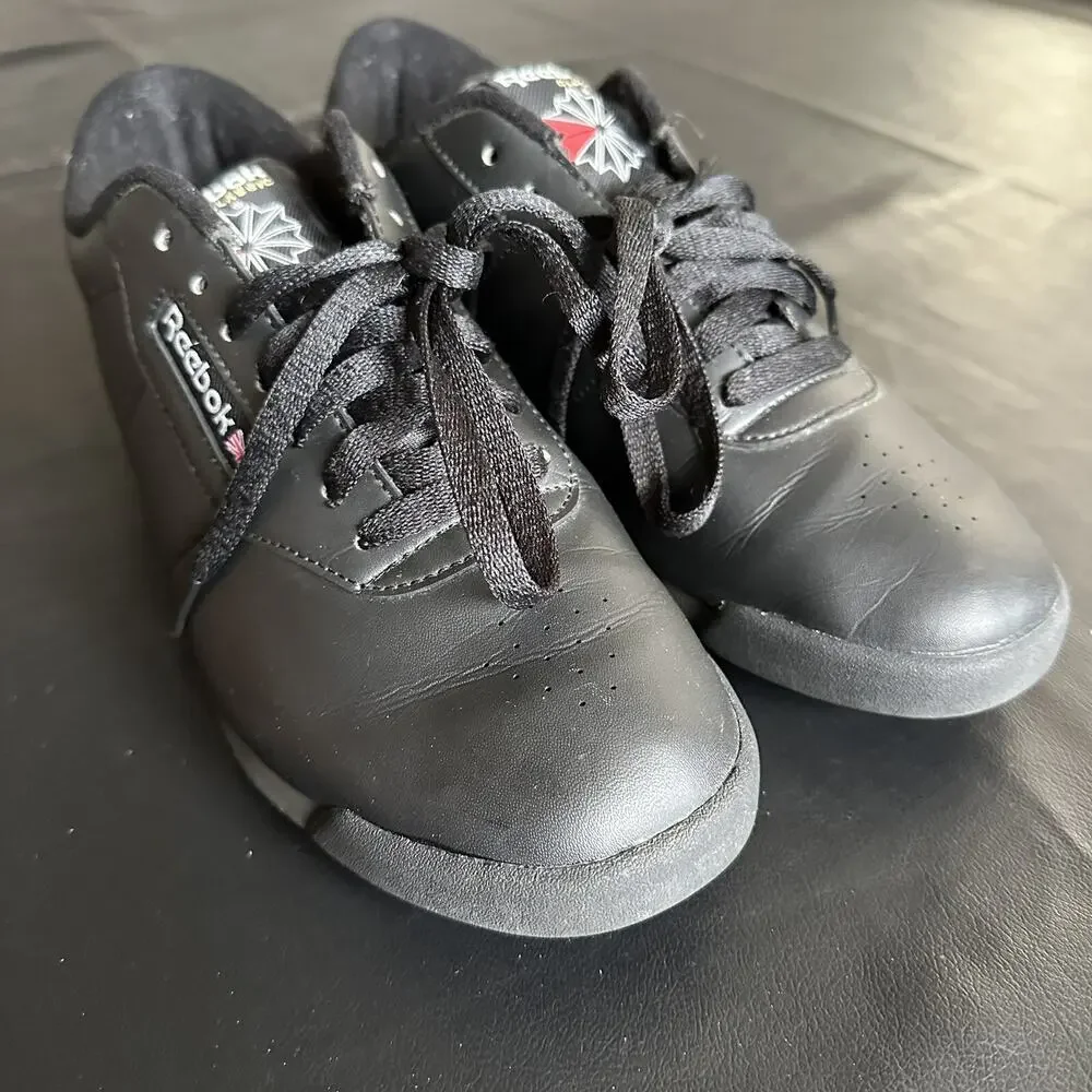 Reebok Classics Women's 10 Black Walking Casual Shoes Lace Up - BP